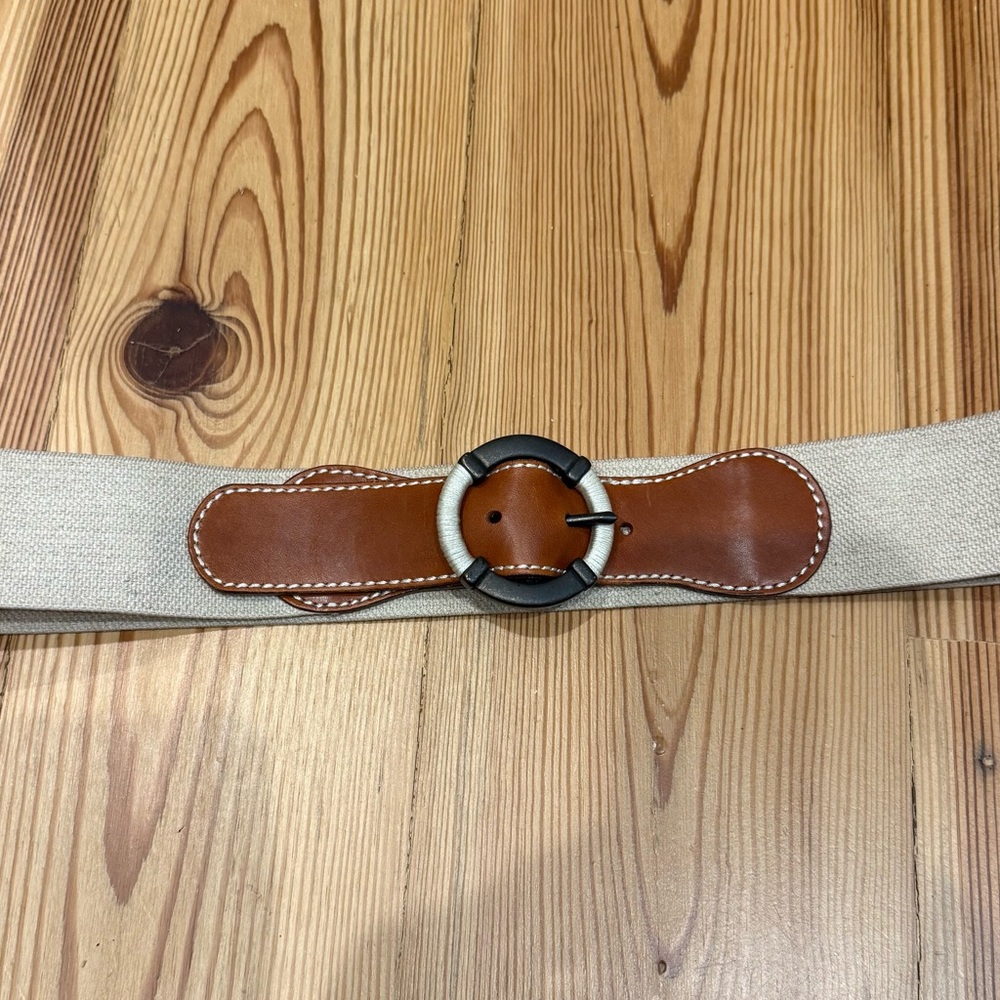 Tommy Bahama Cream Elastic Belt with Tan Leather Accents and Round Metal Buckle